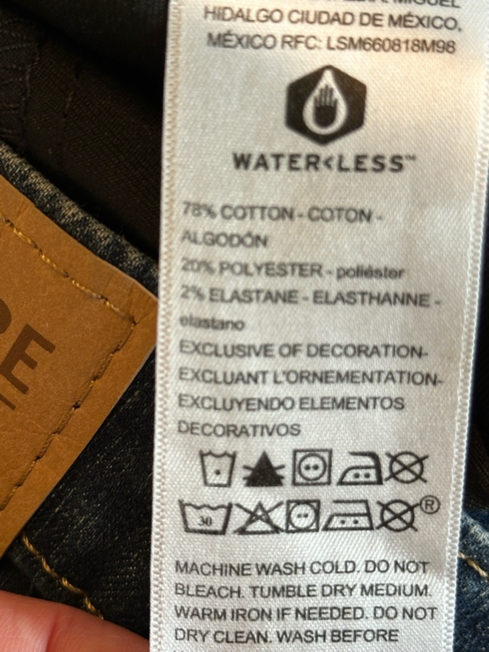 NWT Signature by Levi Strauss & Co. Totally Shaping Bootcut Jeans, Size 12L - Picture 9 of 9